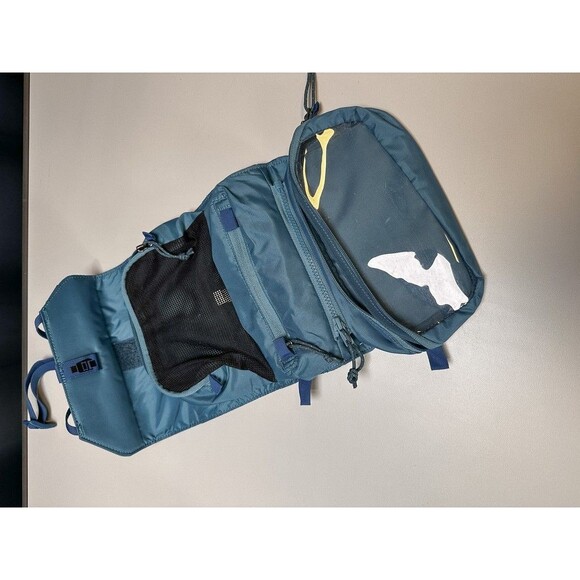 REI Shower Roll Small Deep Marine Hanging Toiletry Bag Travel Dopp Kit - Picture 6 of 11